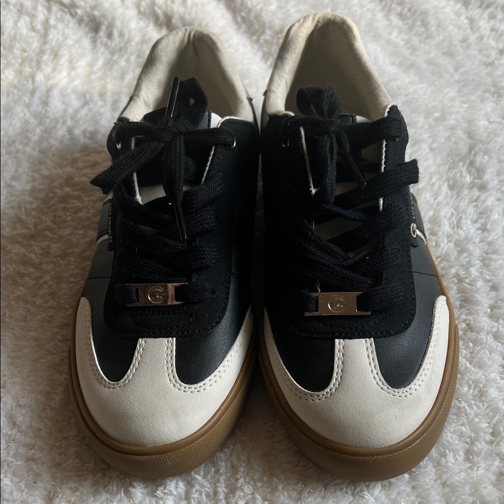 GBG Los Angeles Women Sneakers